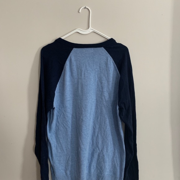 OLD NAVY Men’s Periwinkle/Navy Crewneck Sweater - Picture 5 of 6